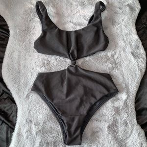 Pacsun one-piece swimsuit ☀️